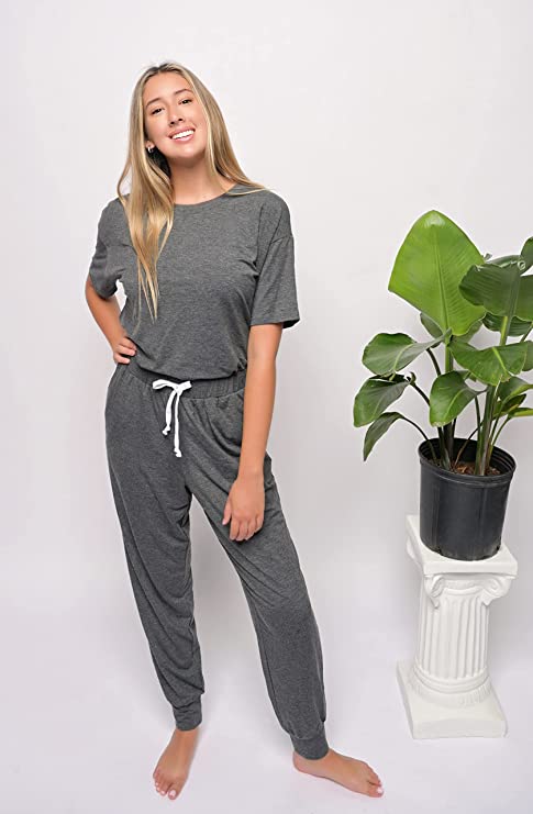 Hisir Club Women’s Two-piece Loungewear Pajama Set with Short Sleeve Pullover T-shirt and Jogger Pants with Pockets